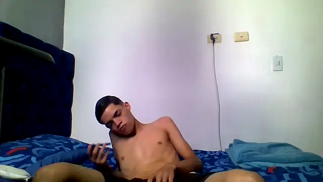 Latinos 2001 online show from May 2026 02:27:02 PM