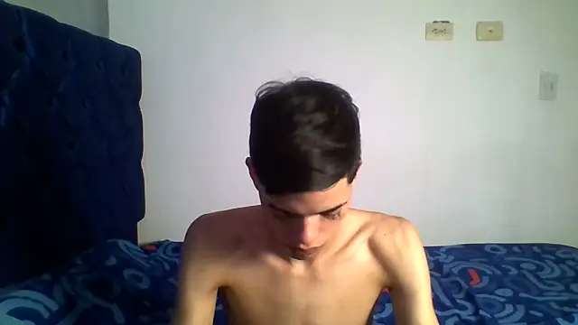 Latinos 2001 online show from May 2026 12:08:01 PM