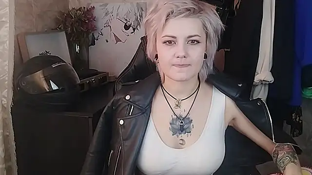 Snapshot of EvaBrownie chatting on February 2025 08:13:02 AM EvaBrownie online show from February 2025 08:13:02 AM