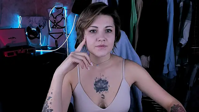 Snapshot of EvaBrownie chatting on October 2025 04:37:02 PM EvaBrownie online show from October 2025 04:37:02 PM