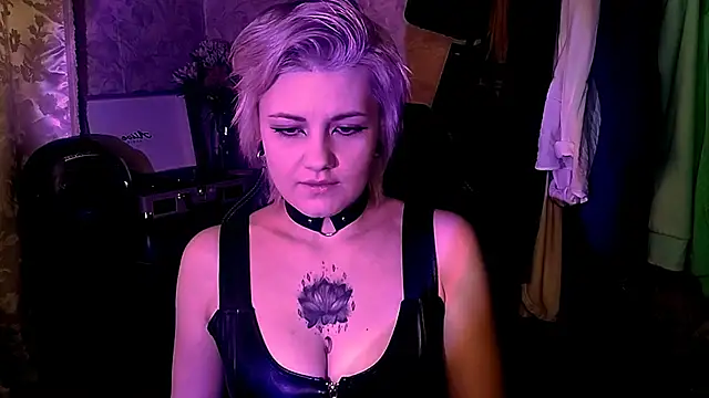 Snapshot of EvaBrownie chatting on February 2025 10:06:01 AM EvaBrownie online show from February 2025 10:06:01 AM