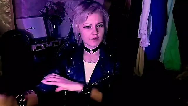 Snapshot of EvaBrownie chatting on February 2025 02:02:01 PM EvaBrownie online show from February 2025 02:02:01 PM