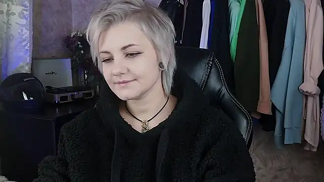 Snapshot of EvaBrownie chatting on January 2025 08:29:01 AM EvaBrownie online show from January 2025 08:29:01 AM