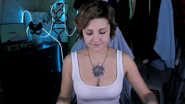 Snapshot of EvaBrownie chatting on October 2025 02:49:01 PM EvaBrownie online show from October 2025 02:49:01 PM