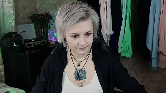 Snapshot of EvaBrownie chatting on February 2025 09:57:02 AM EvaBrownie online show from February 2025 09:57:02 AM