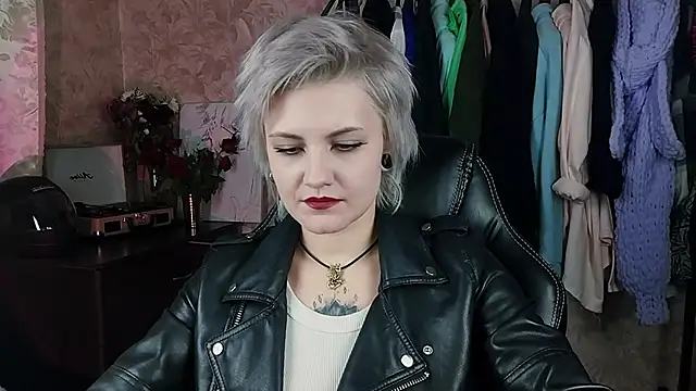 Snapshot of EvaBrownie chatting on January 2025 06:39:01 PM EvaBrownie online show from January 2025 06:39:01 PM