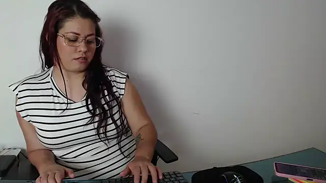 thamara226 online show from September 2025 05:23:01 PM