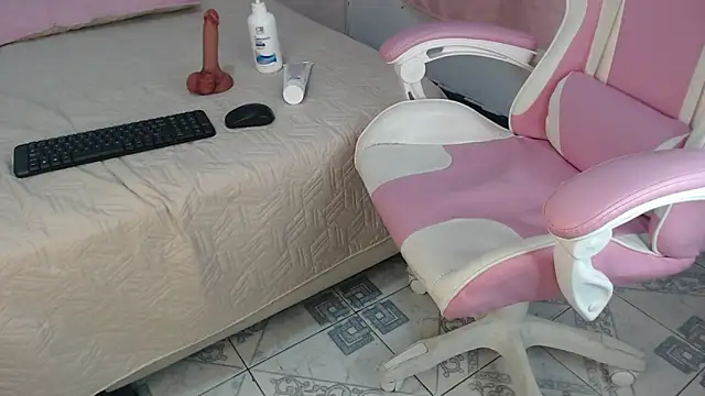 Snapshot of gracelove_1 chatting on January 2025 04:12:01 PM gracelove 1 online show from January 2025 04:12:01 PM