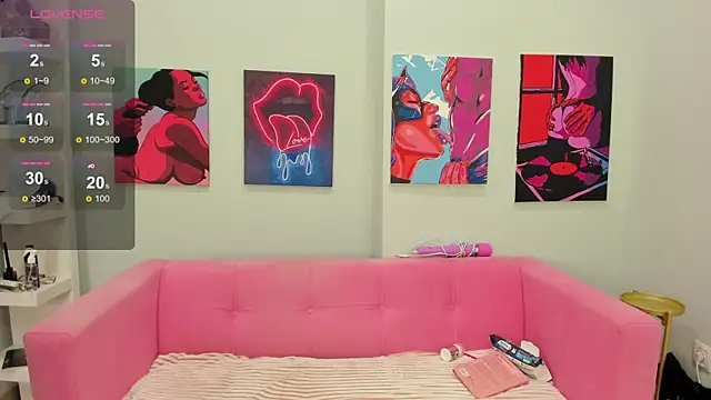 Brilly Lily online show from October 2025 02:19:01 AM