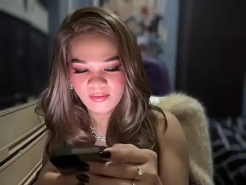 SophiaCourthaway online show from October 2025 04:29:01 PM