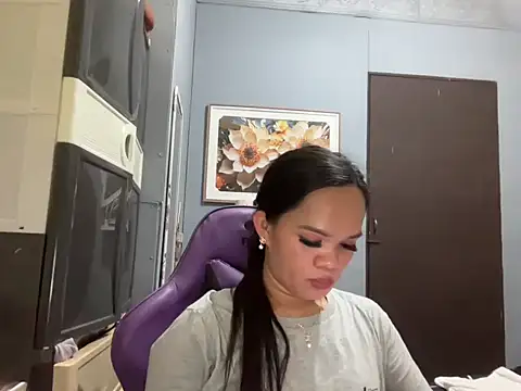 SophiaCourthaway online show from November 2025 10:47:02 PM