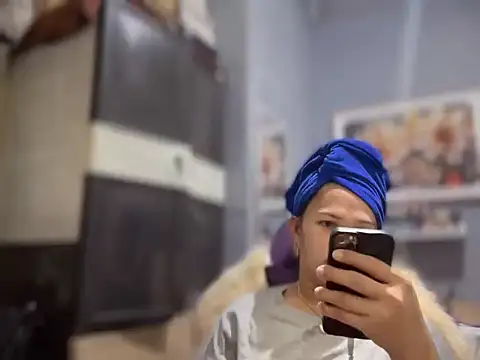 SophiaCourthaway online show from April 2026 07:39:01 PM