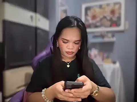 SophiaCourthaway online show from April 2026 03:08:01 PM