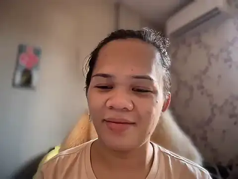 SophiaCourthaway online show from April 2026 03:00:01 AM