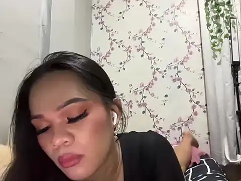 SophiaCourthaway online show from October 2025 01:32:02 PM