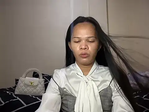 SophiaCourthaway online show from June 2026 01:50:01 PM