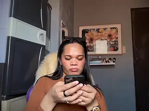 SophiaCourthaway online show from May 2026 02:20:01 AM