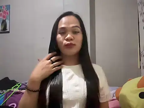 SophiaCourthaway online show from May 2026 10:47:02 PM