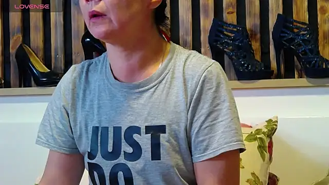 Tory Lovi online show from April 2026 03:52:02 AM