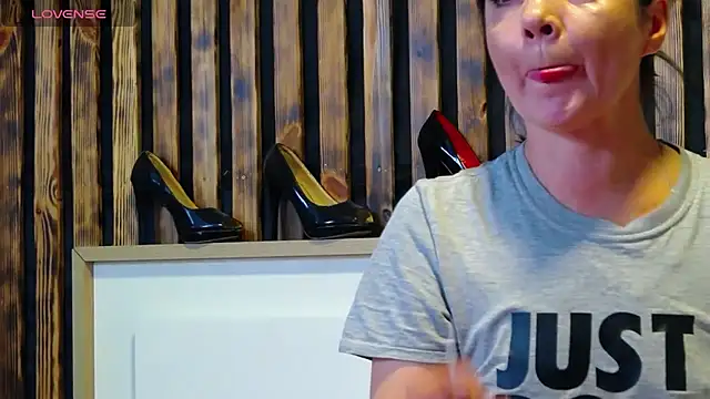 Tory Lovi online show from May 2026 04:21:02 AM