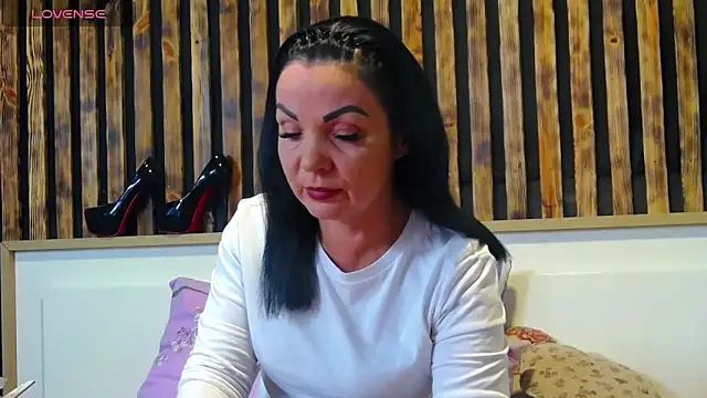 Tory Lovi online show from October 2025 08:48:02 AM