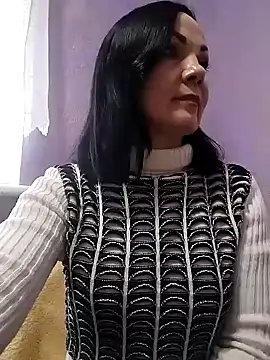 Tory Lovi online show from February 2025 01:14:02 PM