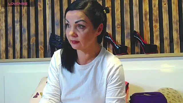 Tory Lovi online show from December 2025 11:46:02 AM