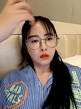 lilandi0521 online show from March 2025 05:21:02 AM