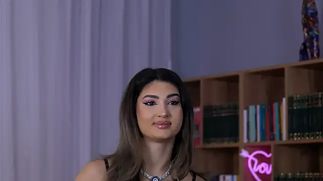 Snapshot of SarahPeach8 chatting on November 2025 10:14:01 AM SarahPeach8 online show from November 2025 10:14:01 AM