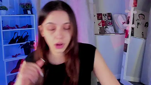 Snapshot of Sahara_Shields chatting on November 2025 10:30:01 AM Sahara Shields online show from November 2025 10:30:01 AM