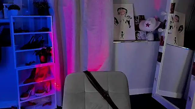 Snapshot of Sahara_Shields chatting on November 2025 10:29:01 AM Sahara Shields online show from November 2025 10:29:01 AM