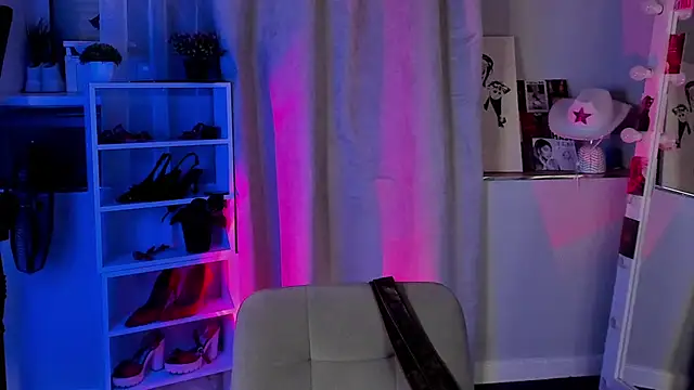 Snapshot of Sahara_Shields chatting on November 2025 09:57:01 AM Sahara Shields online show from November 2025 09:57:01 AM