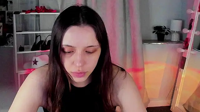 Snapshot of Sahara_Shields chatting on April 2026 09:46:02 AM Sahara Shields online show from April 2026 09:46:02 AM