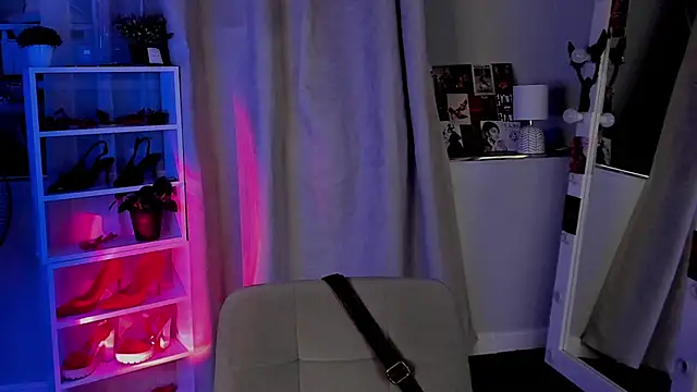 Snapshot of Sahara_Shields chatting on November 2025 10:41:02 AM Sahara Shields online show from November 2025 10:41:02 AM