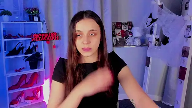 Snapshot of Sahara_Shields chatting on October 2025 10:14:02 AM Sahara Shields online show from October 2025 10:14:02 AM