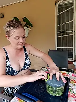 Snapshot of Vintasia chatting on December 2025 10:29:02 AM Vintasia online show from December 2025 10:29:02 AM