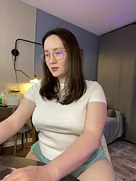 Snapshot of Kiss_My_Body chatting on October 2025 05:58:02 PM Kiss My Body online show from October 2025 05:58:02 PM