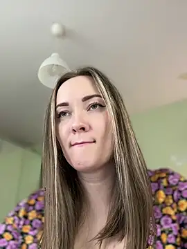 Snapshot of Kiss_My_Body chatting on February 2025 02:33:02 PM Kiss My Body online show from February 2025 02:33:02 PM