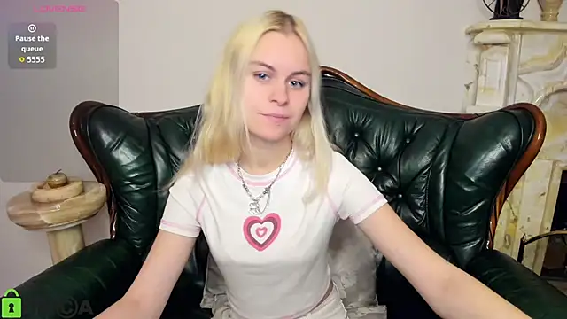 HillEva online show from October 2025 07:07:01 AM