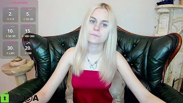 HillEva online show from October 2025 08:33:02 AM