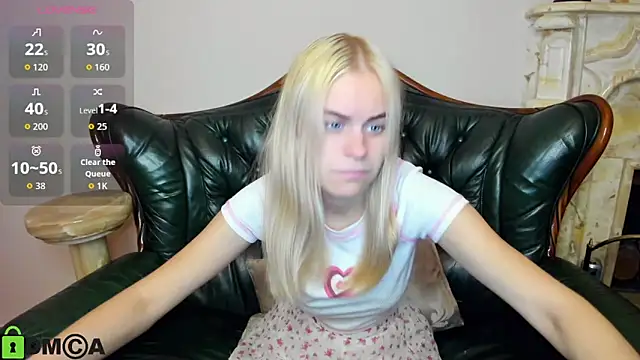 HillEva online show from September 2025 07:57:01 PM