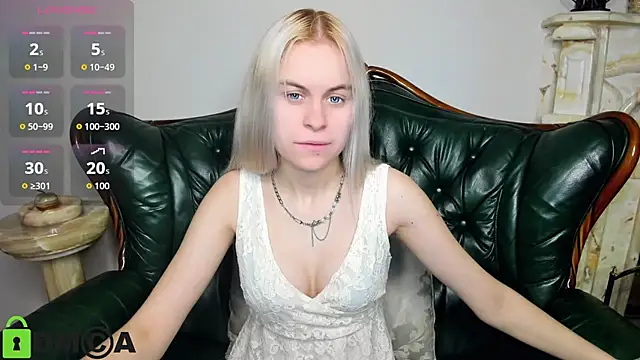 HillEva online show from November 2025 08:26:01 AM