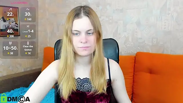 HillEva online show from March 2025 04:43:01 AM