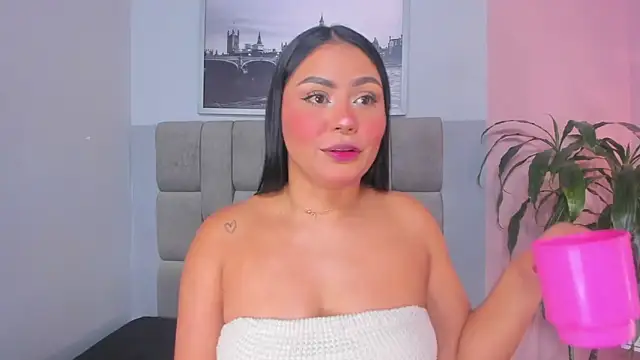 Snapshot of janna_lopez_ chatting on December 2025 12:10:01 PM janna lopez online show from December 2025 12:10:01 PM