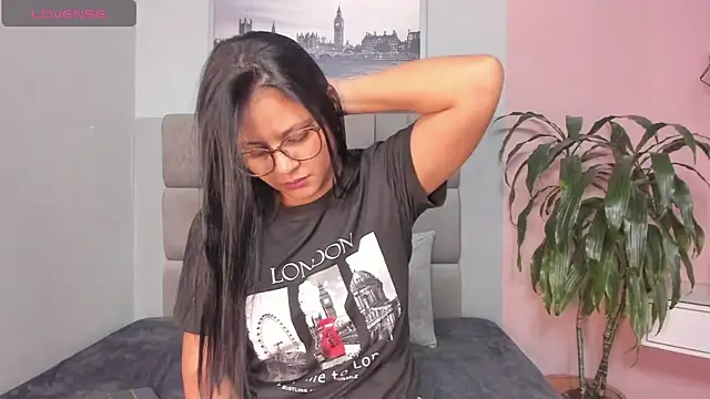 janna lopez  online show from November 2025 11:04:02 AM