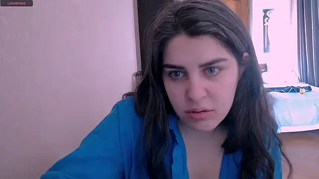 Snapshot of _Roselina_ chatting on March 2025 06:18:02 AM Roselina online show from March 2025 06:18:02 AM