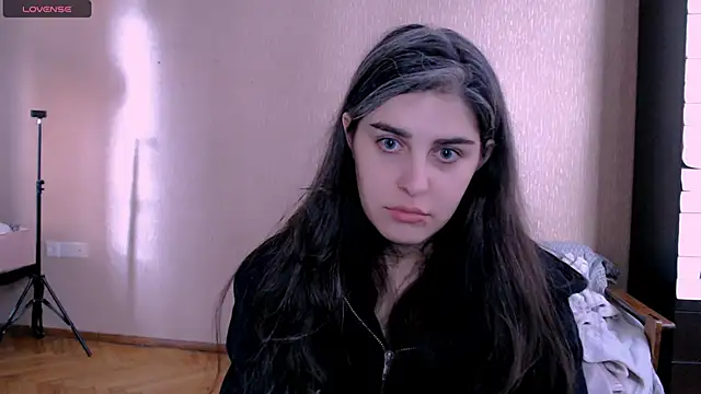 Snapshot of _Roselina_ chatting on October 2025 06:51:01 AM Roselina online show from October 2025 06:51:01 AM
