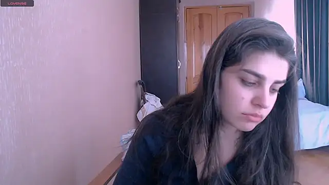 Snapshot of _Roselina_ chatting on March 2025 06:08:01 AM Roselina online show from March 2025 06:08:01 AM