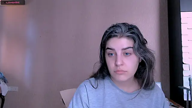 Snapshot of _Roselina_ chatting on October 2025 10:27:01 AM Roselina online show from October 2025 10:27:01 AM