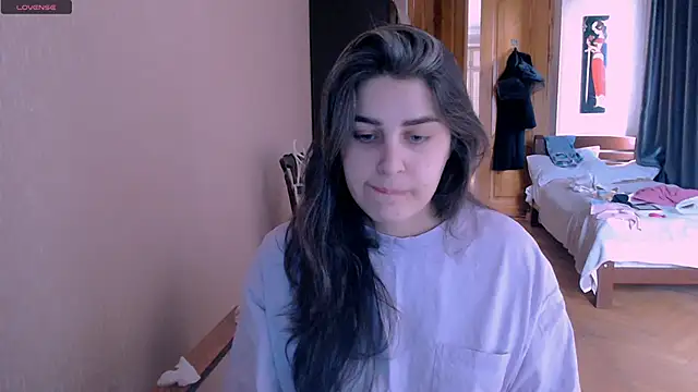 Snapshot of _Roselina_ chatting on March 2025 09:38:02 AM Roselina online show from March 2025 09:38:02 AM